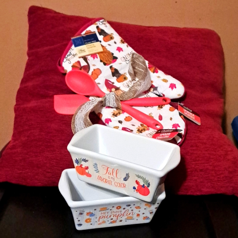 NWT Set of 2 mini ceramic loaf pan bundle